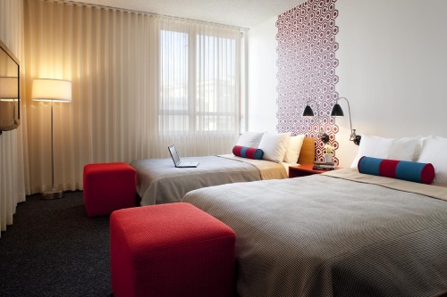 Custom Hotel LAX kamer
